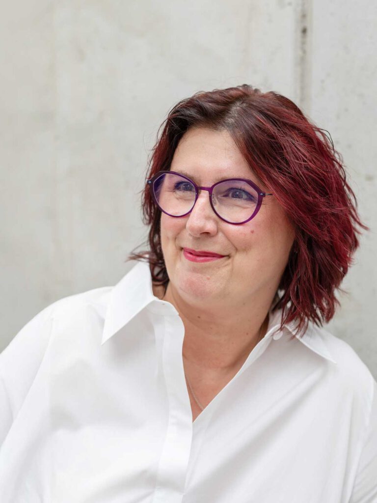 Portrait von Inken Salbrecht, Geschäftsführerin der infinmi GmbH